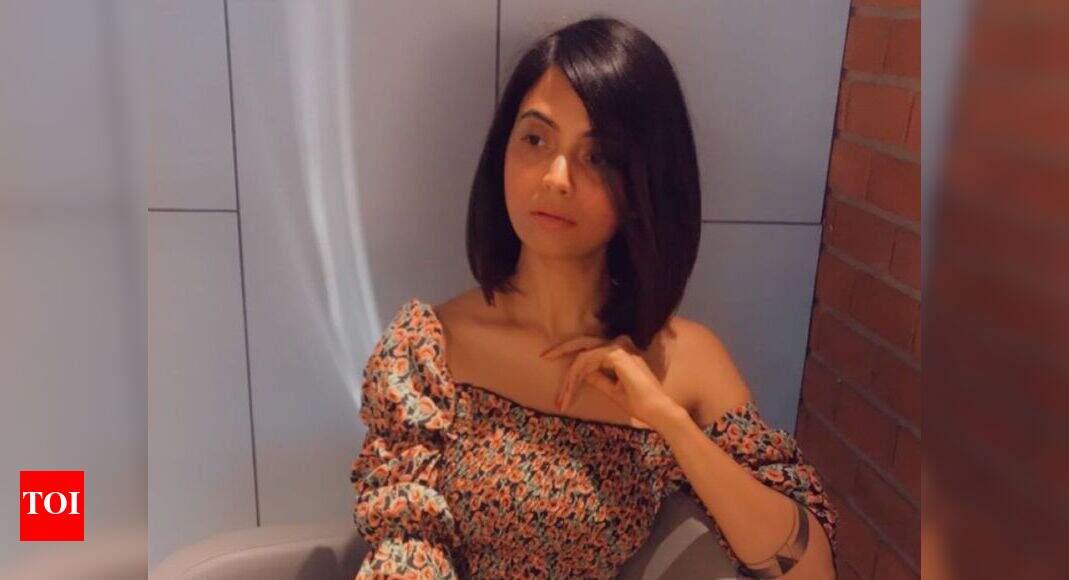 Shwetha R Prasad takes on troll who didn't like her post about hair ...