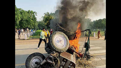 Tractor set ablaze on high-security Rajpath