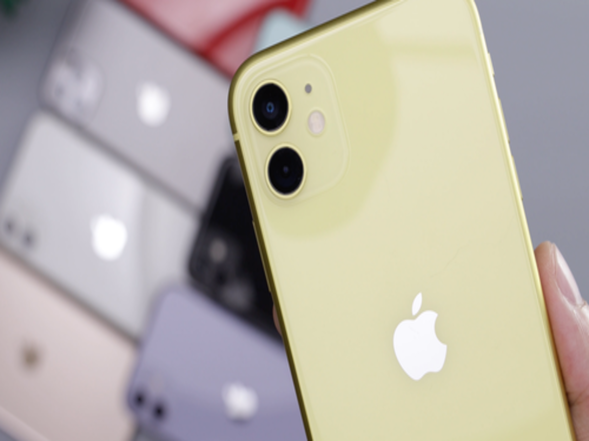 opslag Zes censuur How Apple sold less iPhones but made more money than Samsung, Huawei -  Times of India