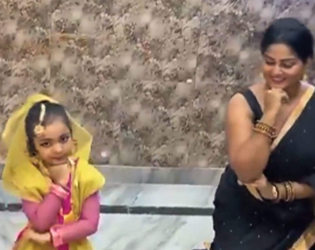 
Anjana Singh shares an adorable video with daughter Aditi

