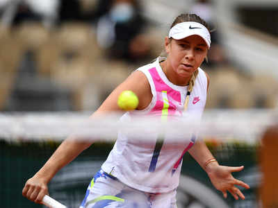 Anisimova steamrolls into French Open third round