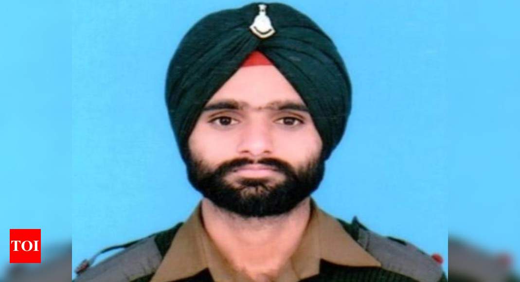 Army jawan killed in ceasefire violation by Pak