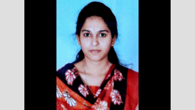 Davanagere university convocation: Farmer’s daughter bags four gold medals