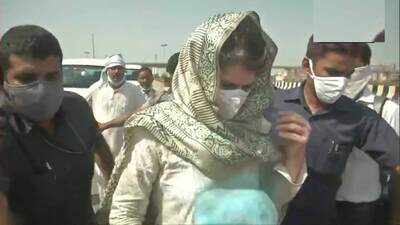 Stopped at Yamuna expressway, Rahul and Priyanka march to UP's Hathras