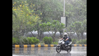 Maharashtra: Expect rain, thunder, gusty winds today