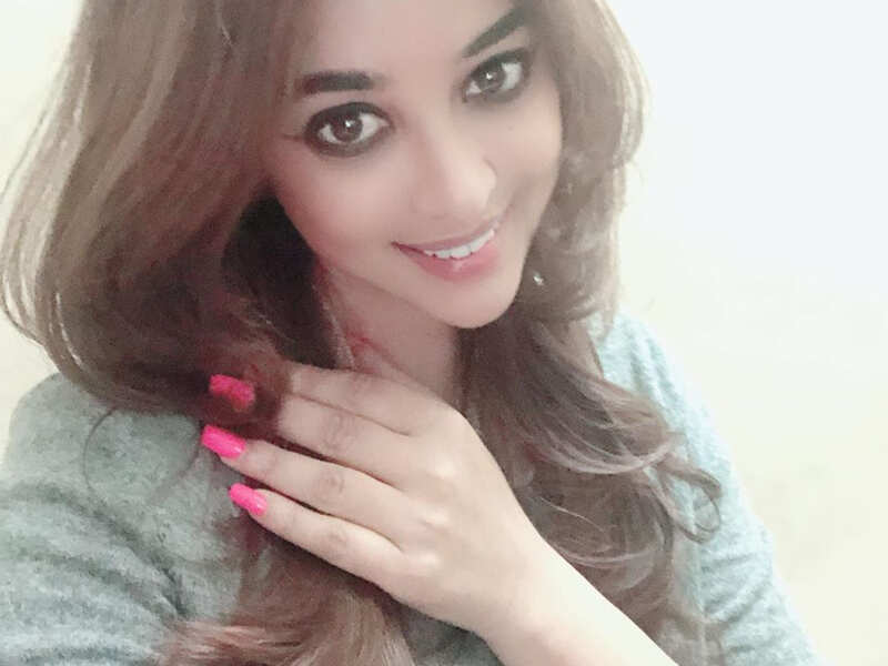 Payal Ghosh Posts A Happy Selfie After Demanding A Lie Detector Test For Anurag Kashyap Hindi Movie News Times Of India