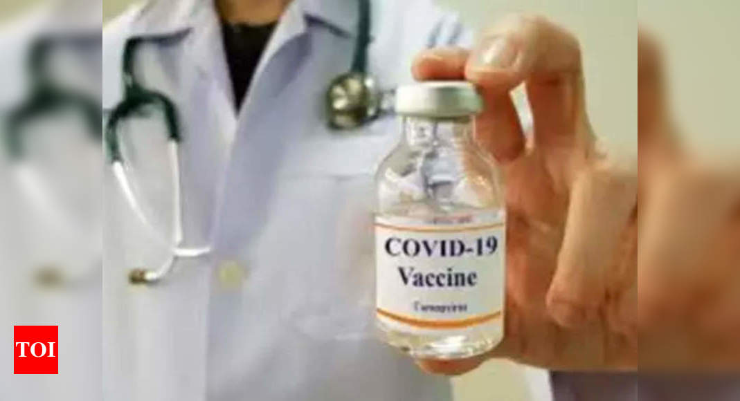 Hyderabad: Volunteers line up for Covishield vaccine ...