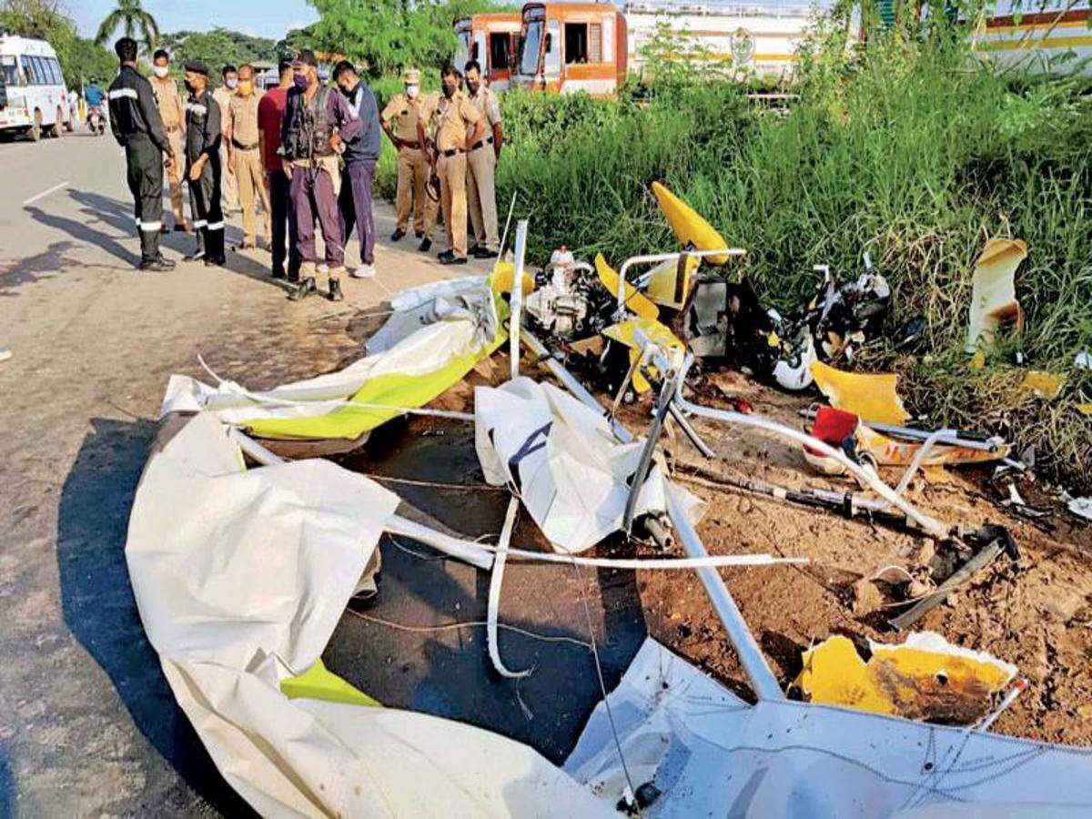 Two Killed As Naval Glider Crashes Kochi News Times Of India