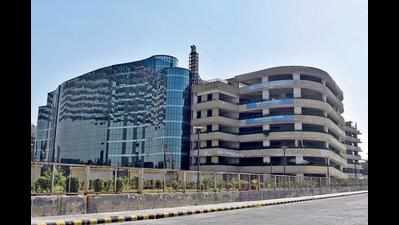 Noida: Days after reopening, only 200 use Sector 18 parking lot over weekend