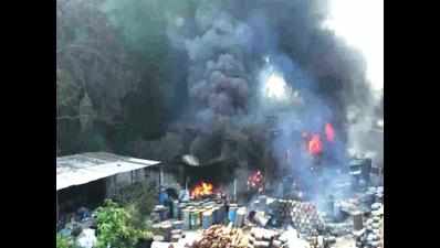 Paint factory in Mandhana gutted in fire, loss of lakhs
