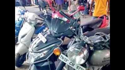 Chennai: Bylanes in T Nagar turn illegal parking lots as shoppers return