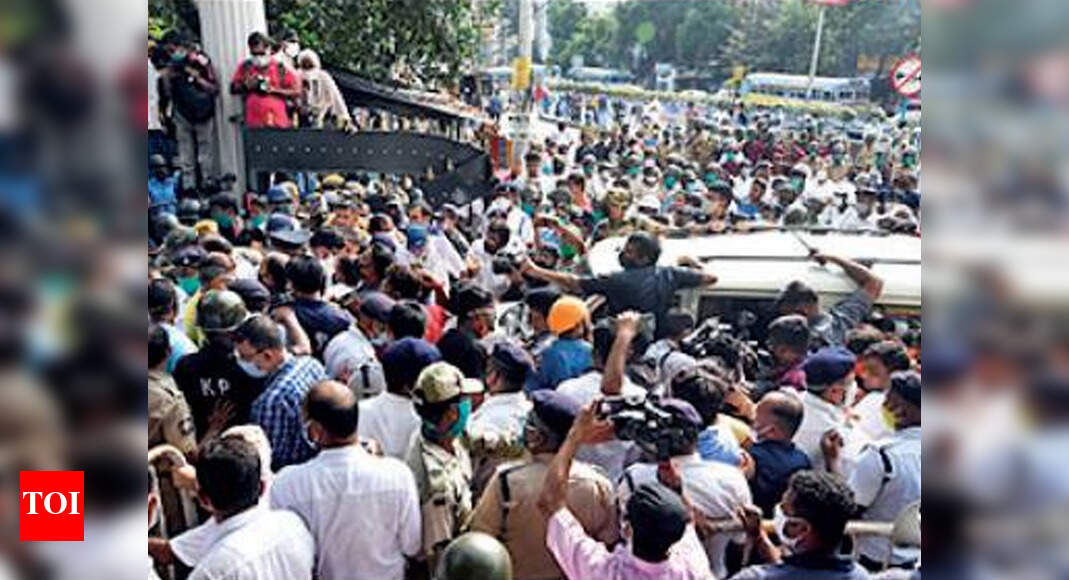 Leader’s murder: Northern suburbs on the boil, BJP hits Kolkata streets ...