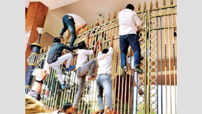 Students protest against JNTUH-Hyderabad exam decision, cops resort to mild lathi-charge