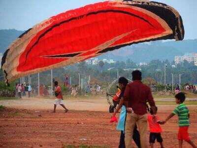 Expert speak: Things you must be aware of while going paragliding or paramotoring