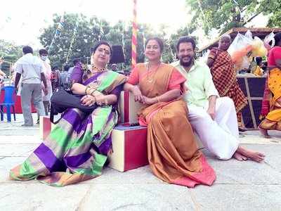Chithi 2 team celebrates 100th episode on sets
