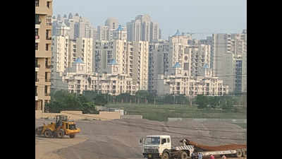 Noida: Install anti-smog guns or pay Rs 5 lakh fine, builders told