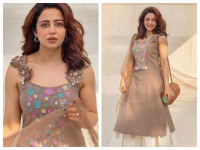Photos: Nehha Pendse looks ethereal in THIS ethnic wear