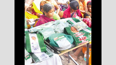 Poll material suppliers expect brisk business in Bihar in few days