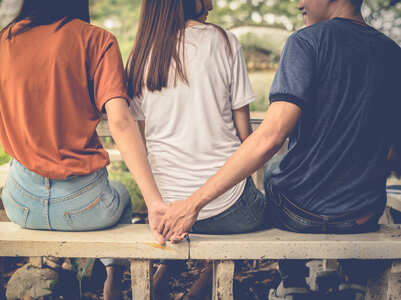 Double dating and why you shouldn't take the risk