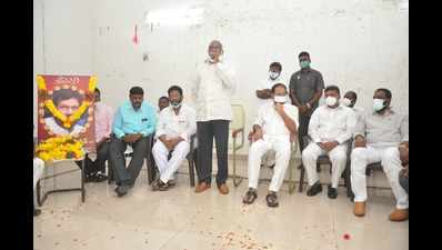 Andhra Pradesh: Dalit leaders pay tribute to Ram Vilas Paswan