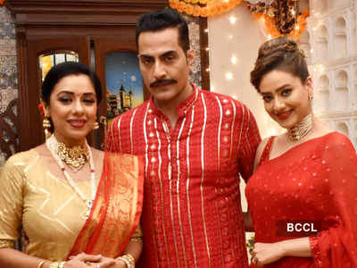 Anupamaa and Kavya pitted against each other in a game of musical chair; who will win Vanraj’s heart?
