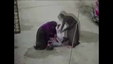 Hyderabad: Woman, mother, publicly thrash mom-in-law, video goes viral