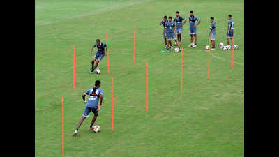 ISL: 7 players, coach test positive for Covid-19