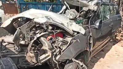 Delhi: Three friends killed, one critical after car rams into parked trolley