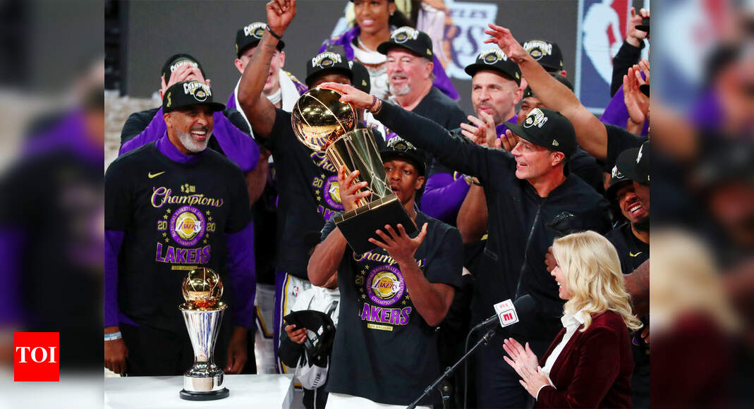 kobe bryant holding trophy shirt