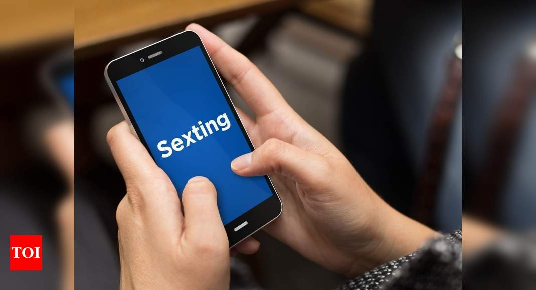 Busting The Myth That Sexting Is A Great Big Deal Times Of India 3089