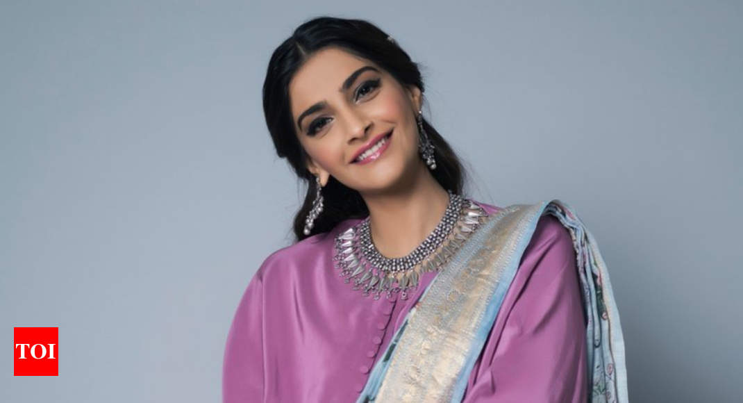 8 stylish and unique blouse designs flaunted by Sonam Kapoor - Times of  India