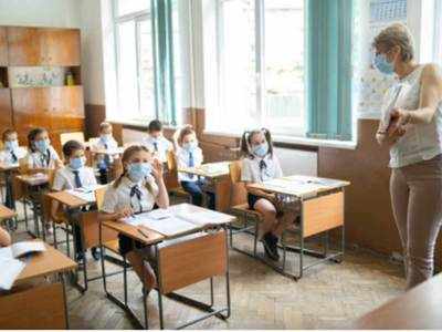 Some children in Russian capital to study online to contain coronavirus