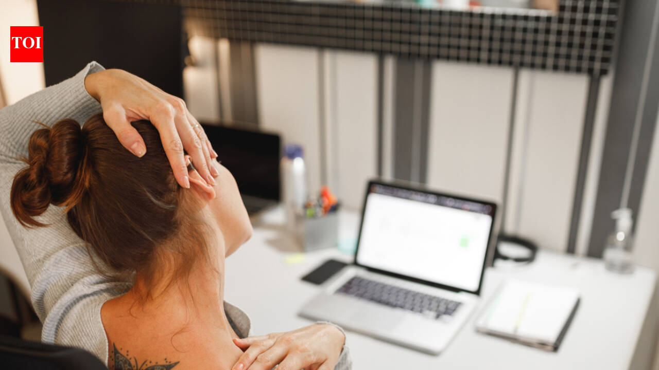 5 upper body stretches to unwind after a long day of working in front ...
