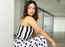 Hina Khan is wowing us in black and white colour trend!