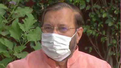 Prakash Javadekar says ‘stubble burning contributes 4% of pollutants in Delhi’, Gopal Rai hits back