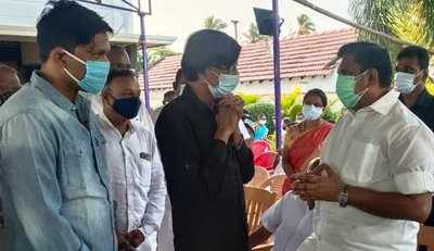 Manobala and Soundara Raja meet TN CM; offer condolences
