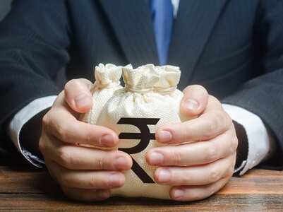 Zodiac signs who are good at managing money