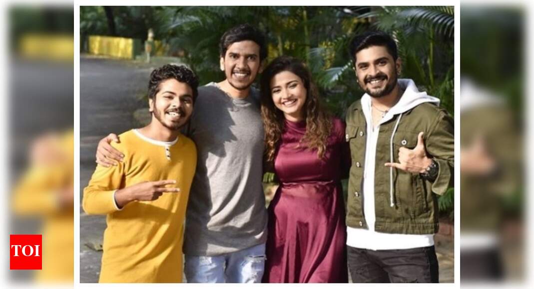 Dil Dosti Duniyadari Akshay Tanksale Shares A Bts Picture From The Set Of His Next Marathi Movie News Times Of India