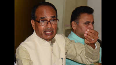 Bhopal: CM reviews drive to fill vacant posts in agriculture, police department