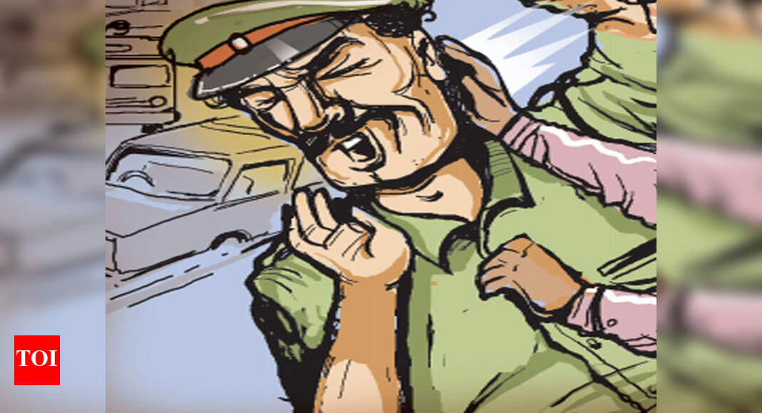 Two booked for assaulting, abusing cops in Vadodara | Vadodara News ...