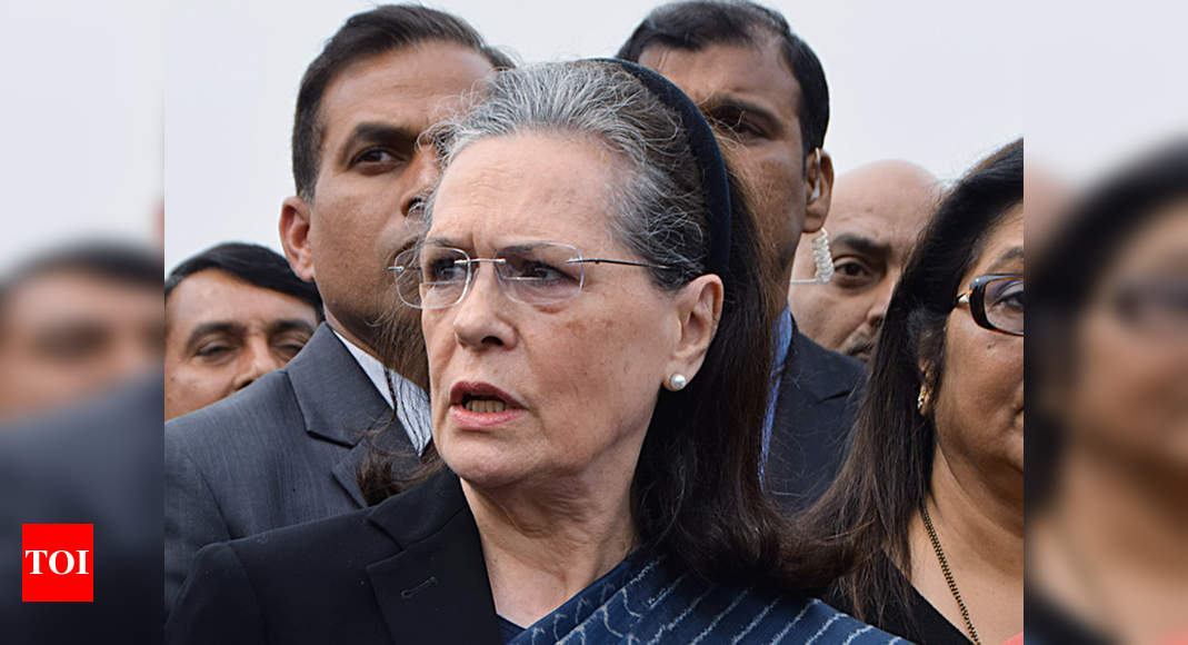 Sonia asks leaders to fight for people's issues