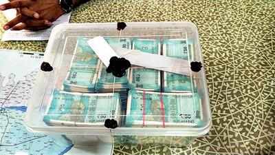 Man with Rs 3L in fake notes held in Bharuch