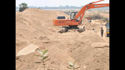 Illegal sand mining on at Marve, Aksa, alleges NGO