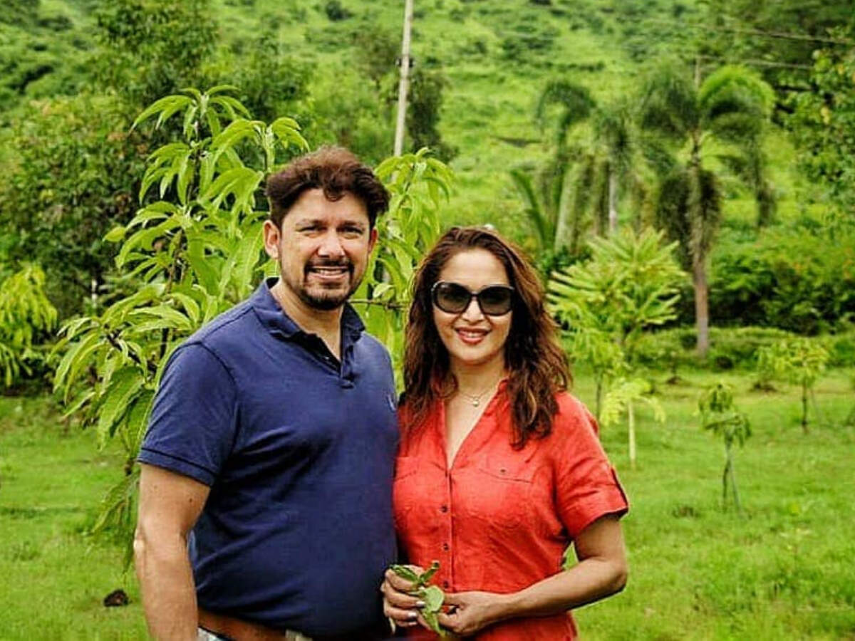 Madhuri pens a thank you note for anniversary wishes, shares an UNSEEN picture with hubby Sriram Nene | Hindi Movie News - Times of India