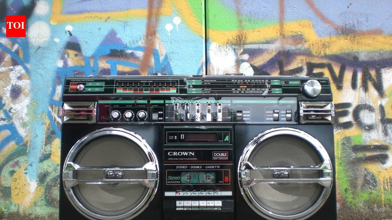 Boomboxes To Enjoy Your Favourite Music While Partying Outdoors - The ...
