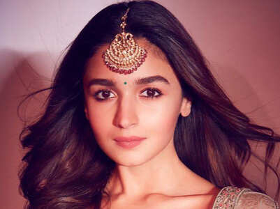 From saris to lehengas: 10 ethnic outfits of Alia Bhatt every bride needs to bookmark