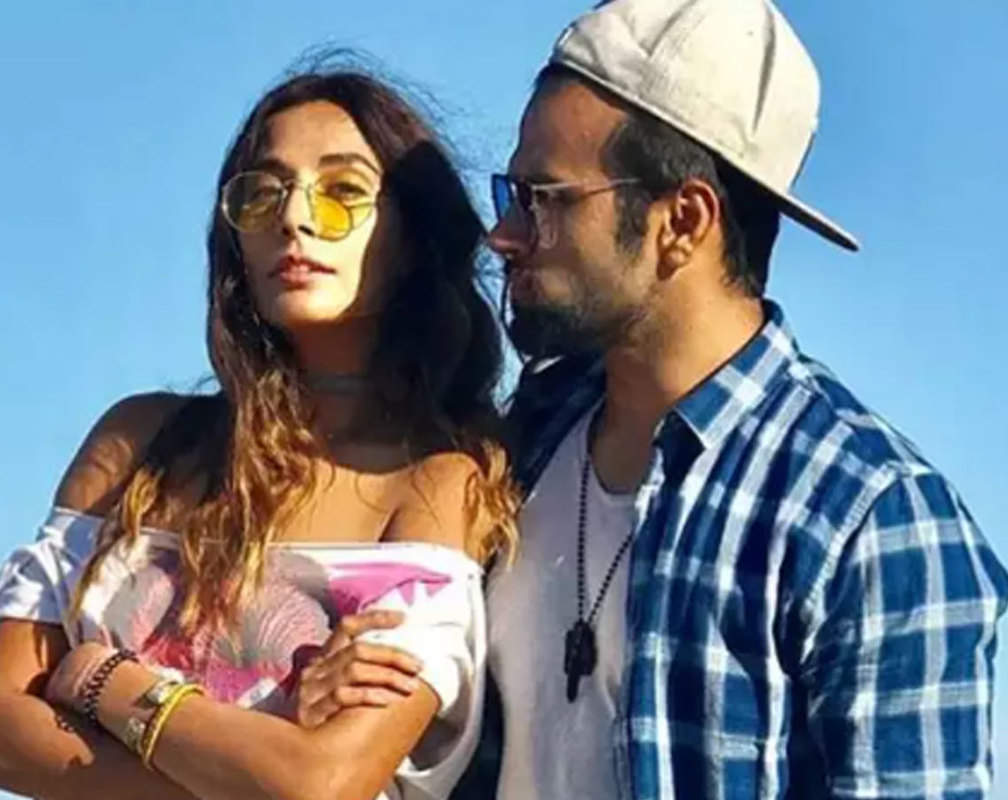 
Monica Dogra's latest post sparks rumours of her dating Rithvik Dhanjani
