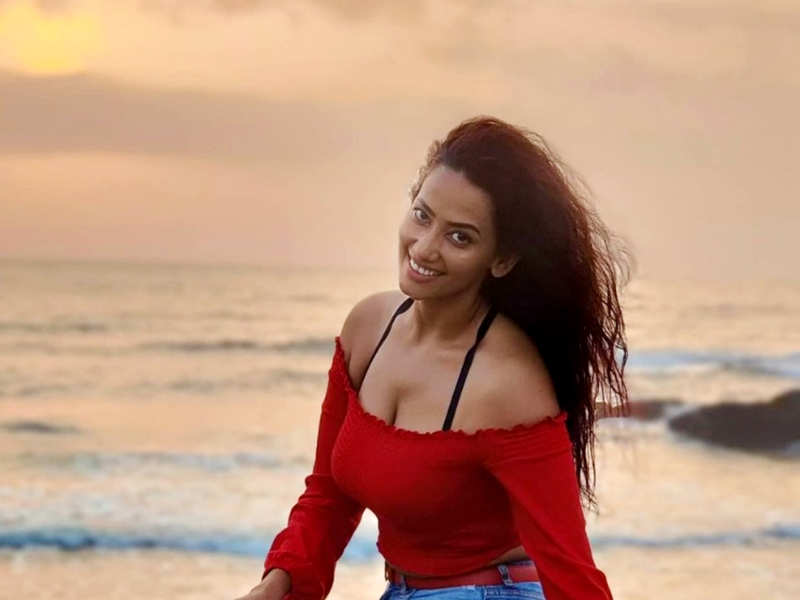 Sanjana Singh Bikini Photos Indian Actress Hot Sex Picture
