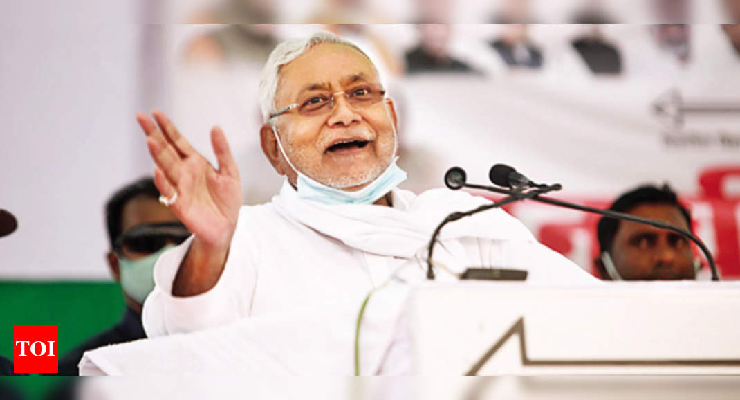 Nitish ridicules Tejashwi’s 10L govt job promise