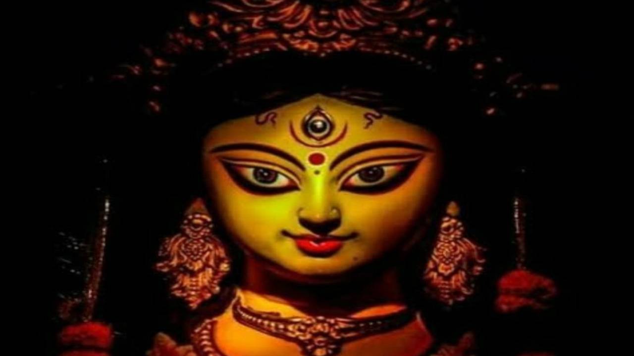 Maha Ashtami 2020: Maa Gauri Mantra & Puja on 8th day of Navaratri ...